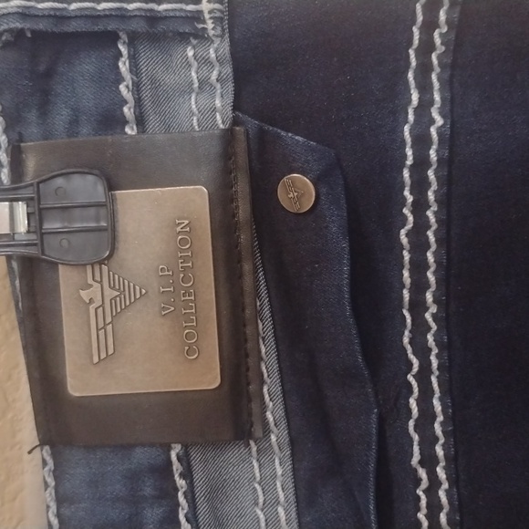 Jeans - Picture 9 of 10